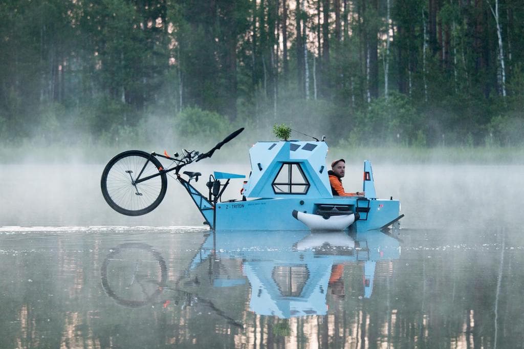 Z-Triton Camper im Wasser