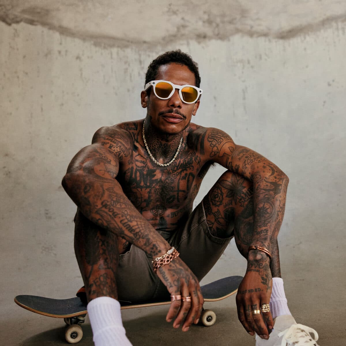 BOO JOHNSON WEARING OAKLEY META HSTN LIMITED EDITION 1