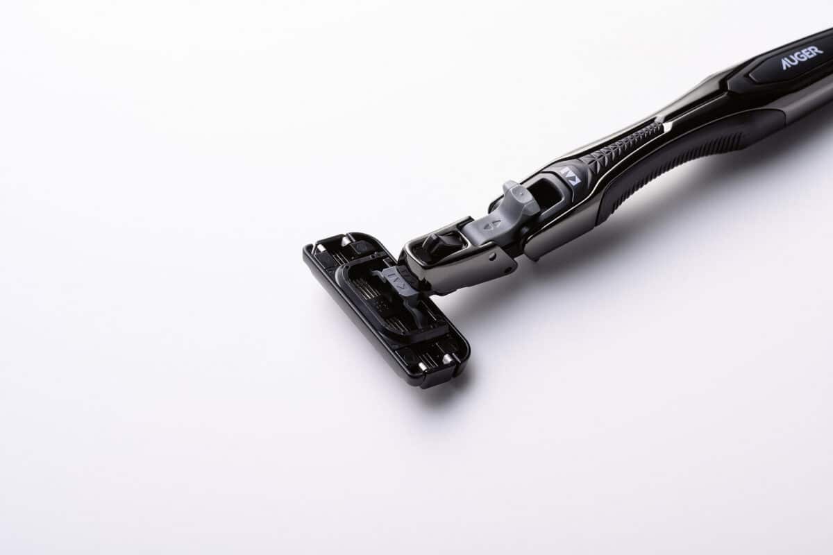 Der Nassrasierer Kai Auger Razor mit 5-Klingen System