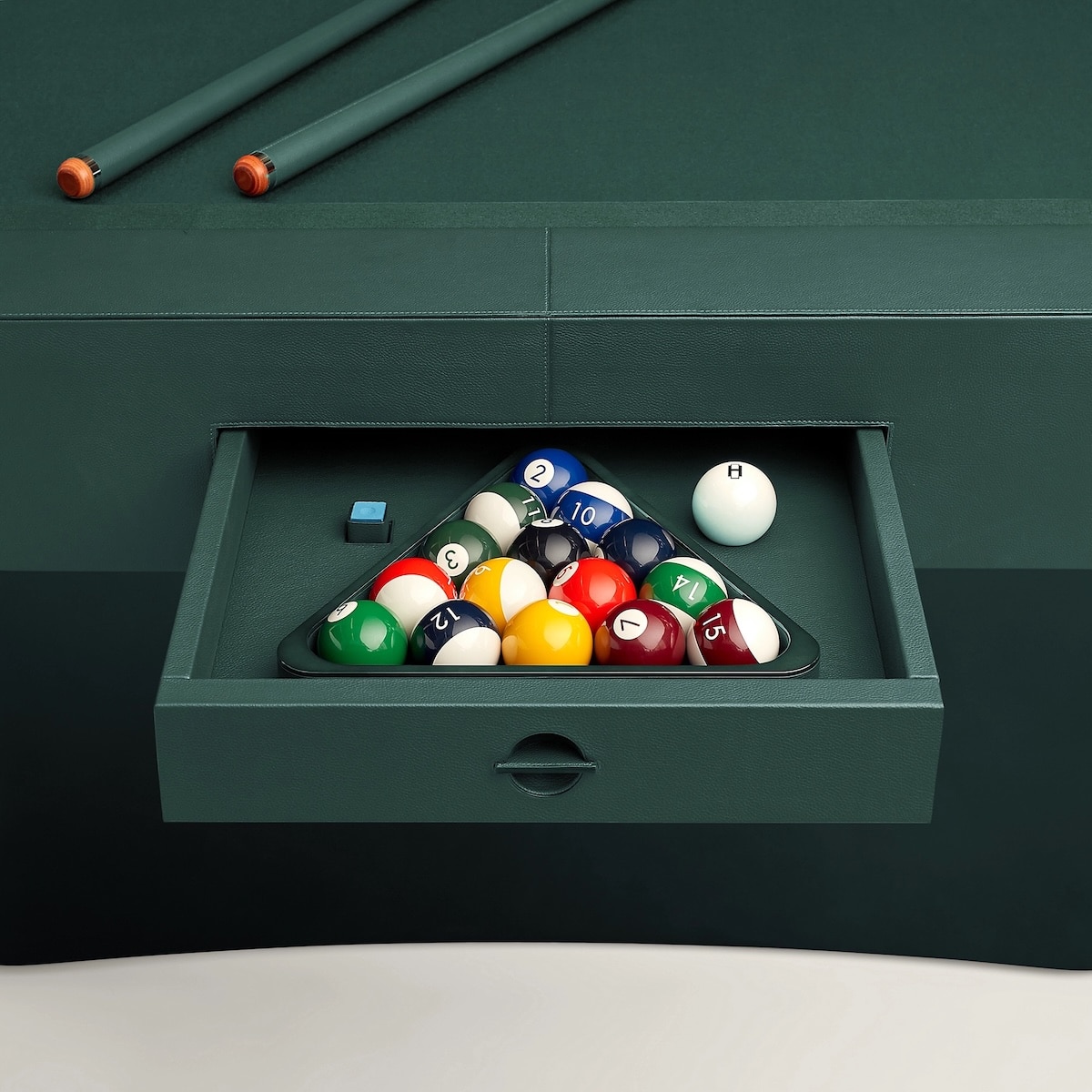 Hermes Off Piste 8 Feet American Pool Tisch Queues und Kugeln